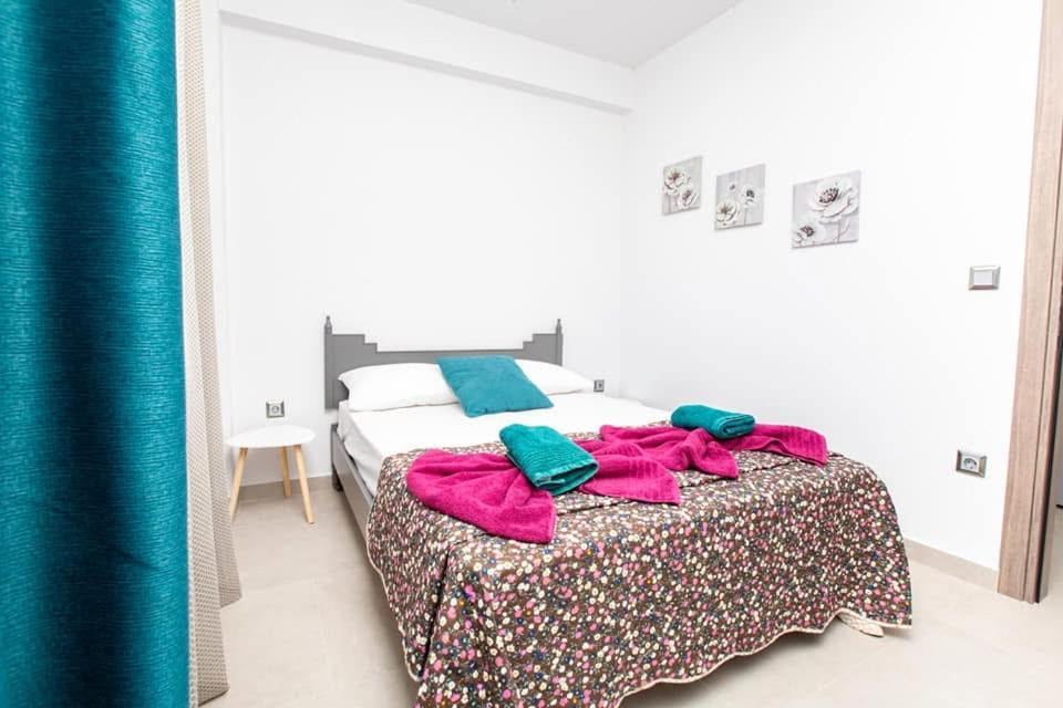 Marane Luxury Suites Неа Мудания Екстериор снимка