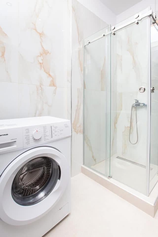 Marane Luxury Suites Неа Мудания Екстериор снимка