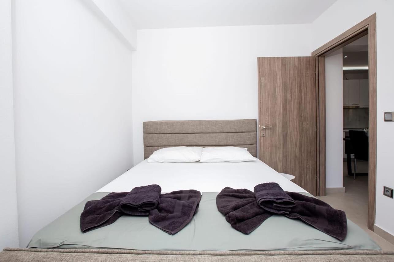 Marane Luxury Suites Неа Мудания Екстериор снимка