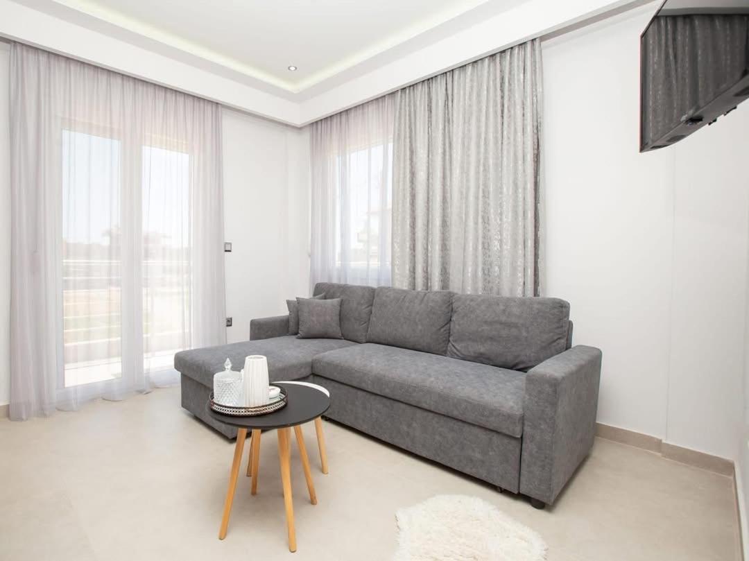 Marane Luxury Suites Неа Мудания Екстериор снимка